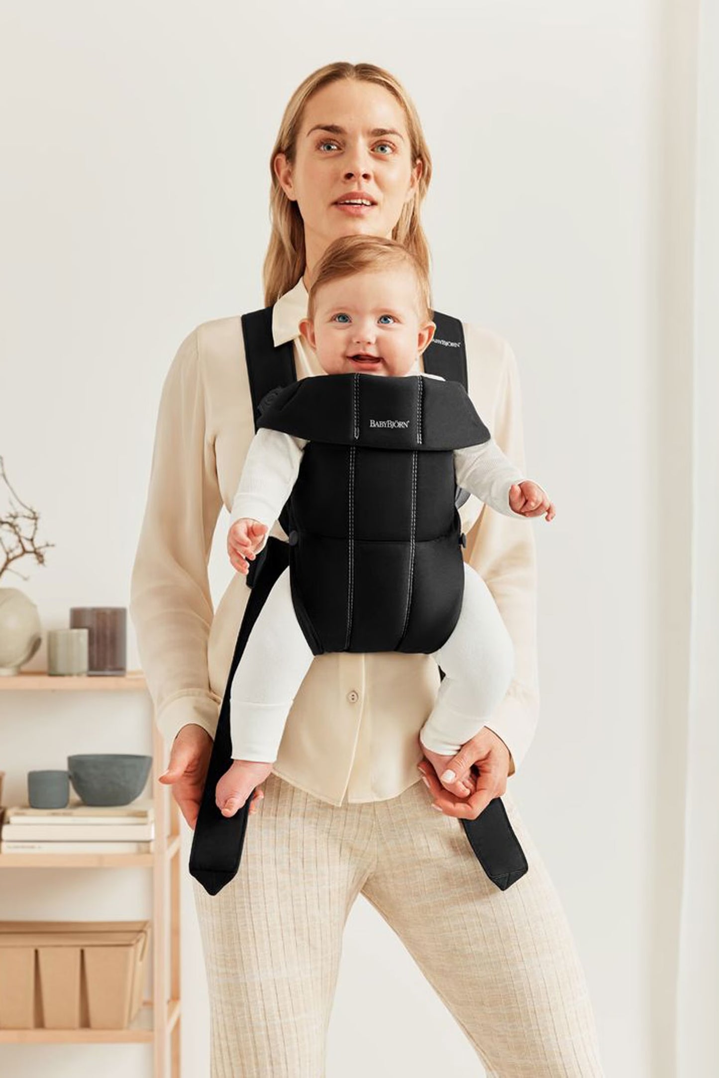 BabyBjorn Baby Carrier Mini- Black (Woven)