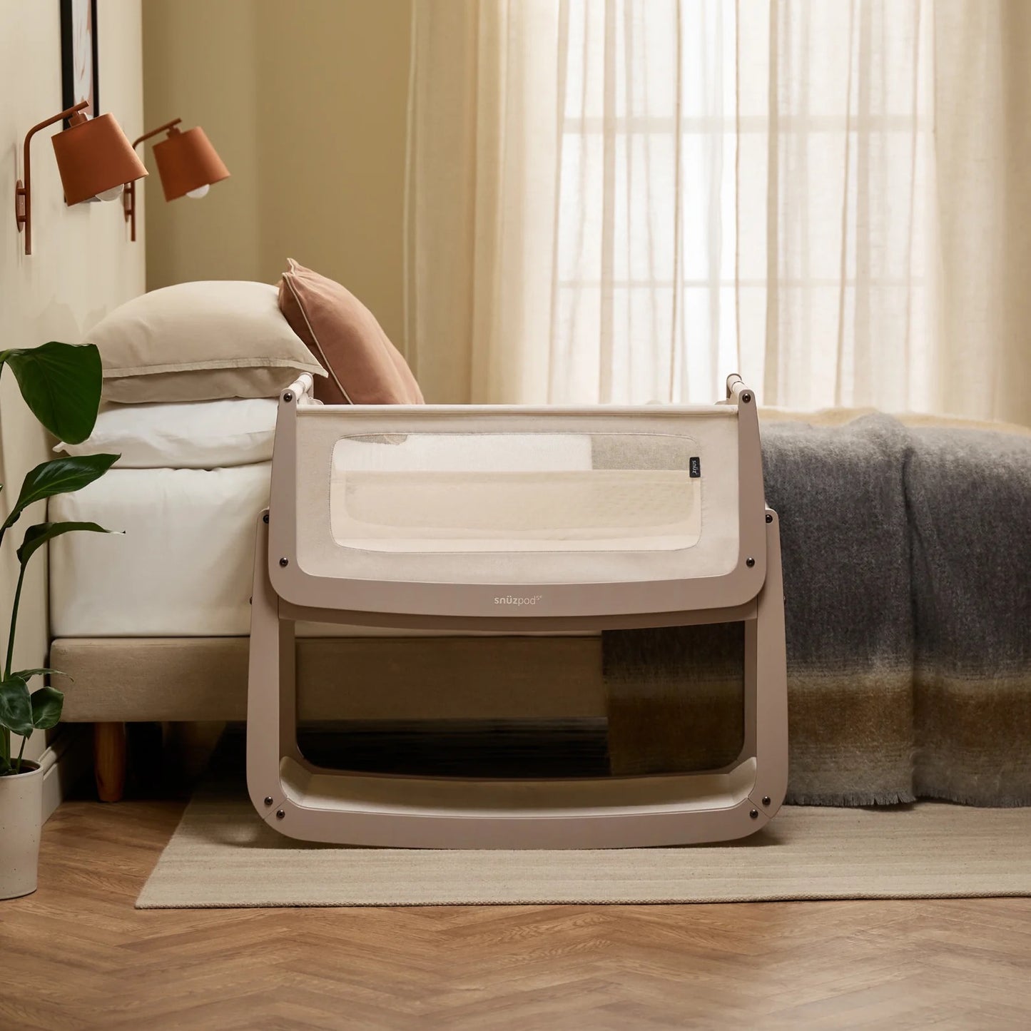SnuzPod5 Bedside Crib