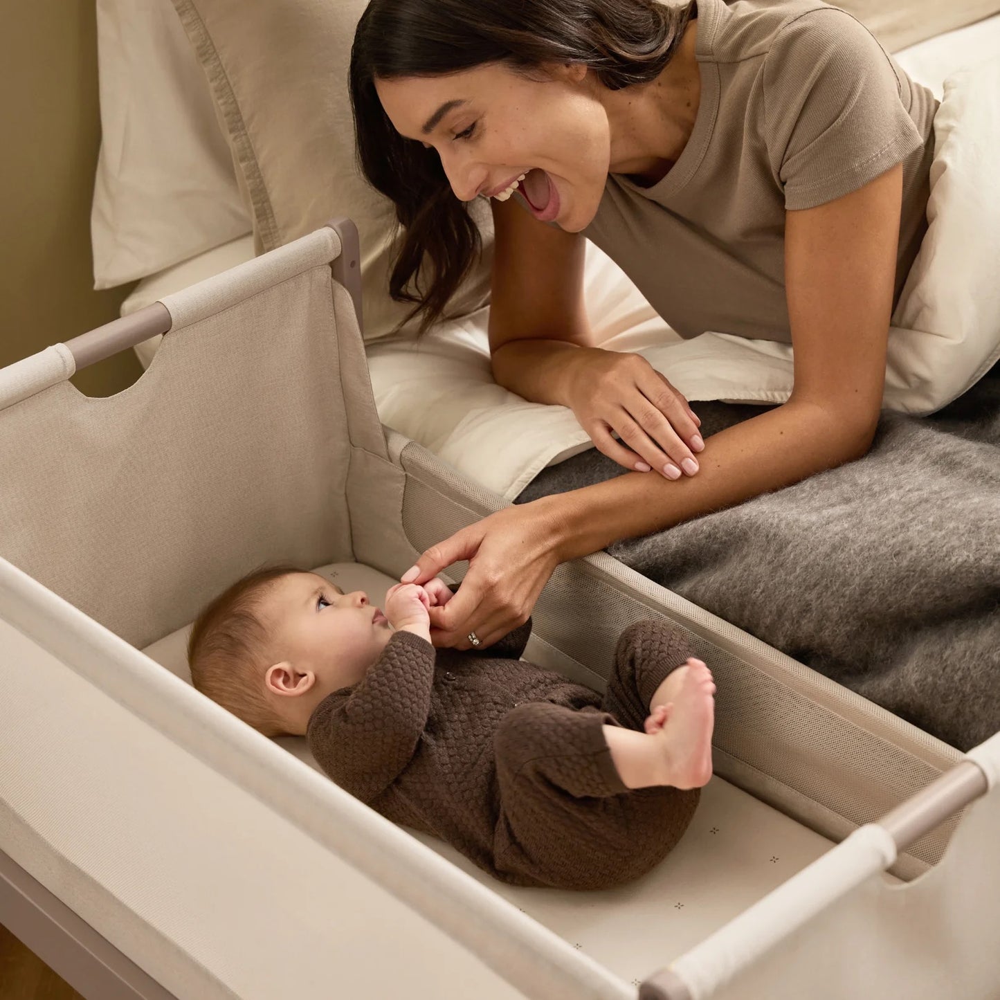 SnuzPod5 Bedside Crib