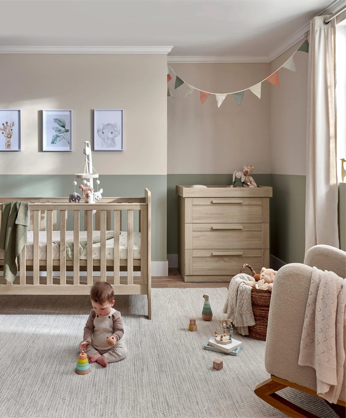 Mamas & Papas Atlas 2 Piece Cotbed Set with Dresser Changer - Light Oak