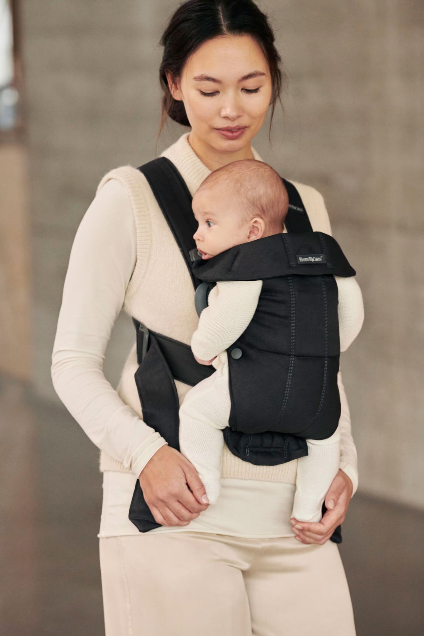BabyBjorn Baby Carrier Mini- Black (Woven)