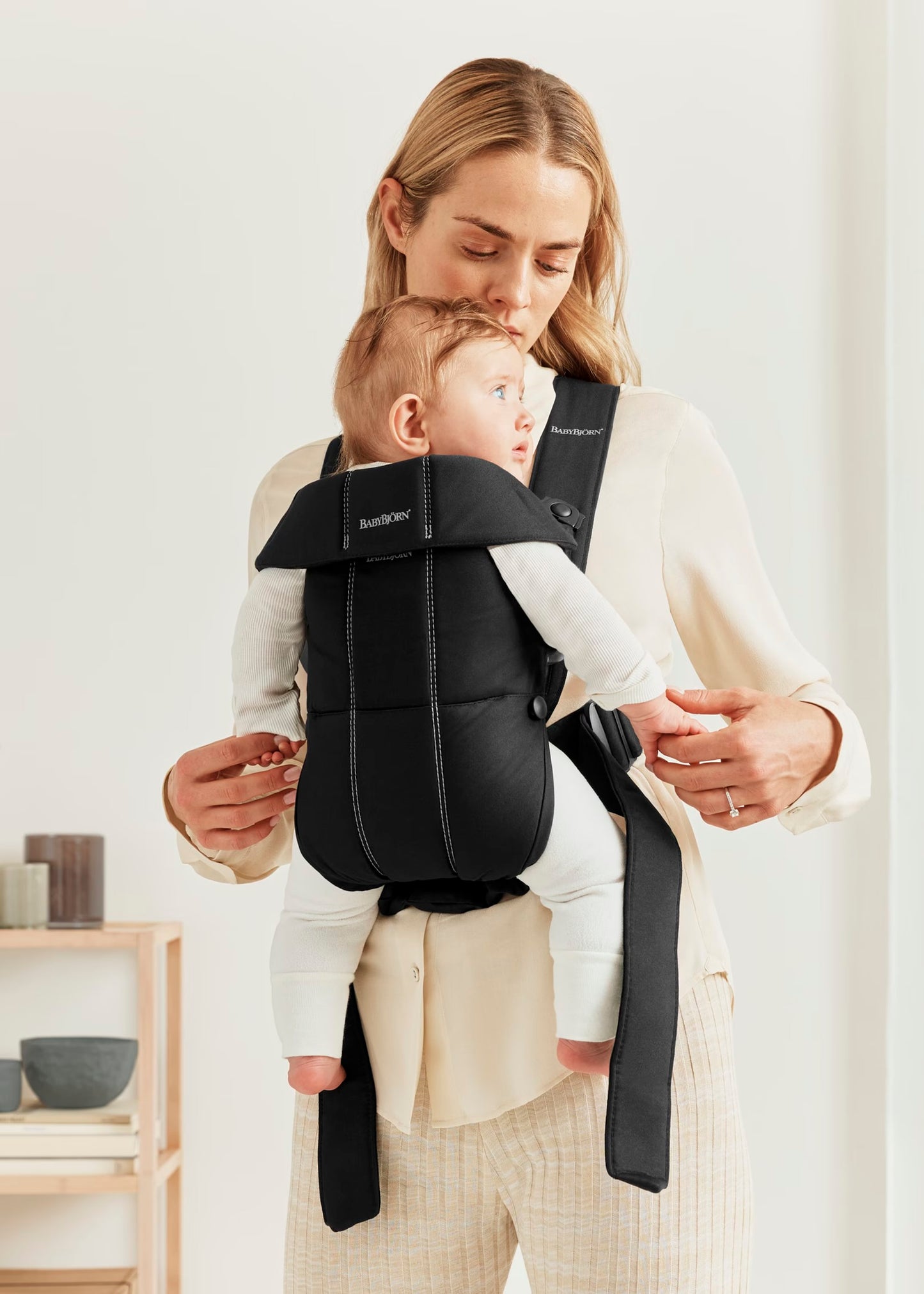 BabyBjorn Baby Carrier Mini- Black (Woven)
