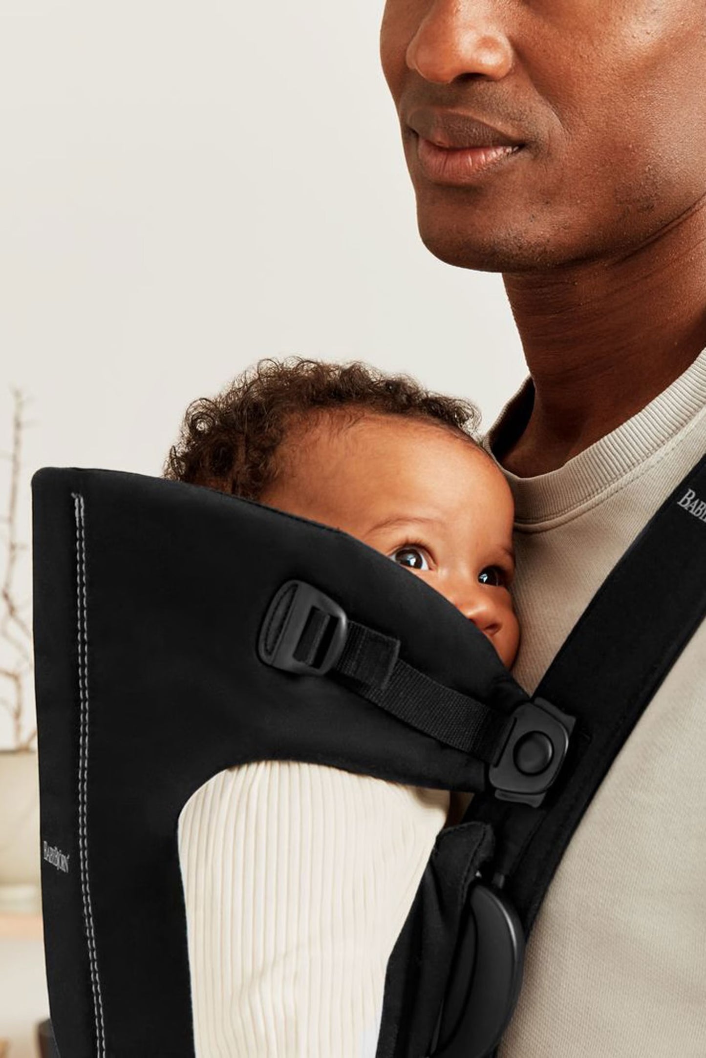 BabyBjorn Baby Carrier Mini- Black (Woven)