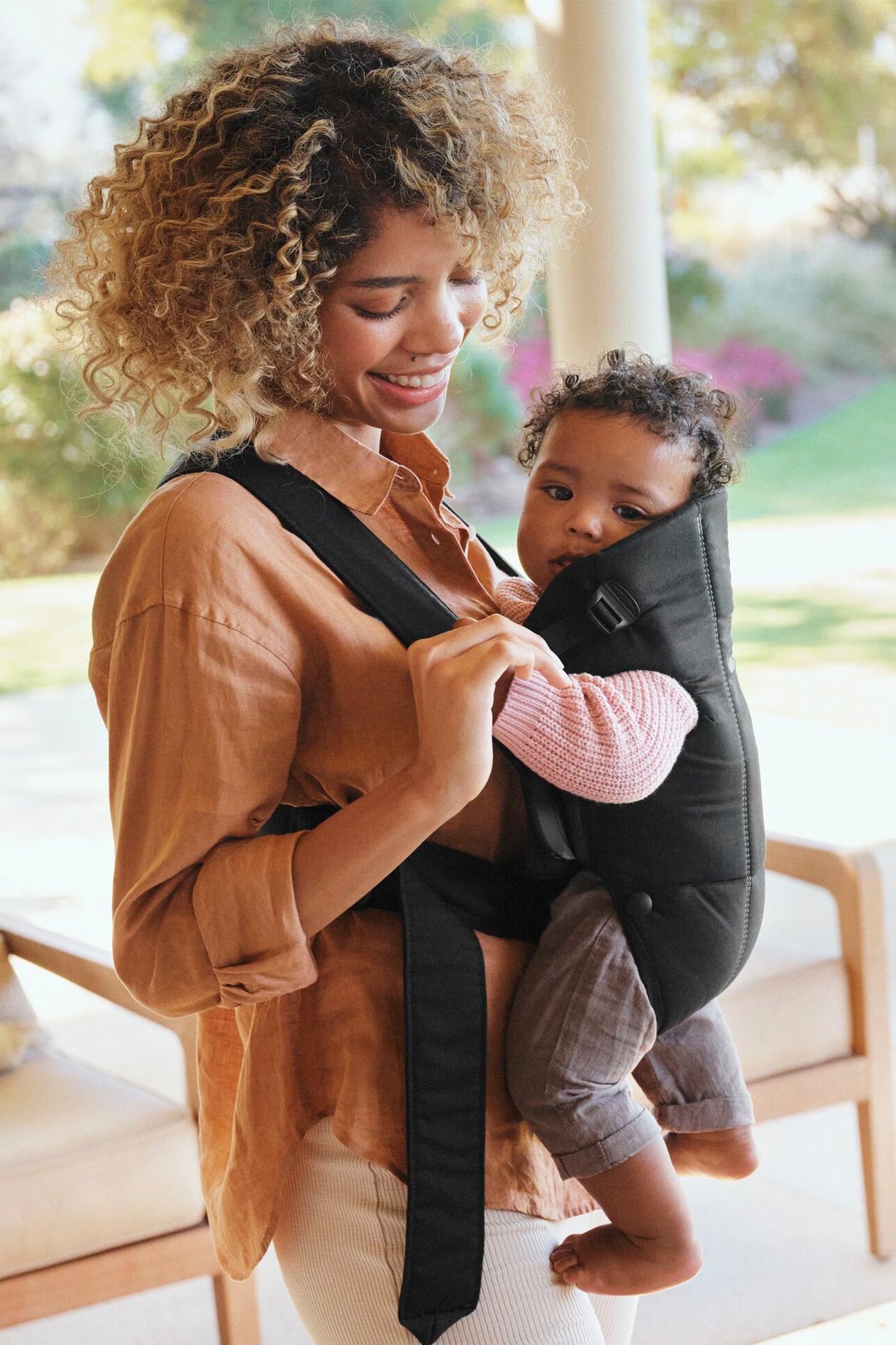 BabyBjorn Baby Carrier Mini- Black (Woven)