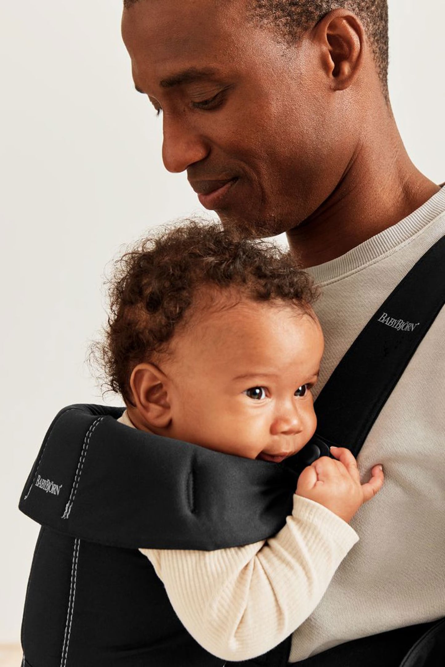 BabyBjorn Baby Carrier Mini- Black (Woven)