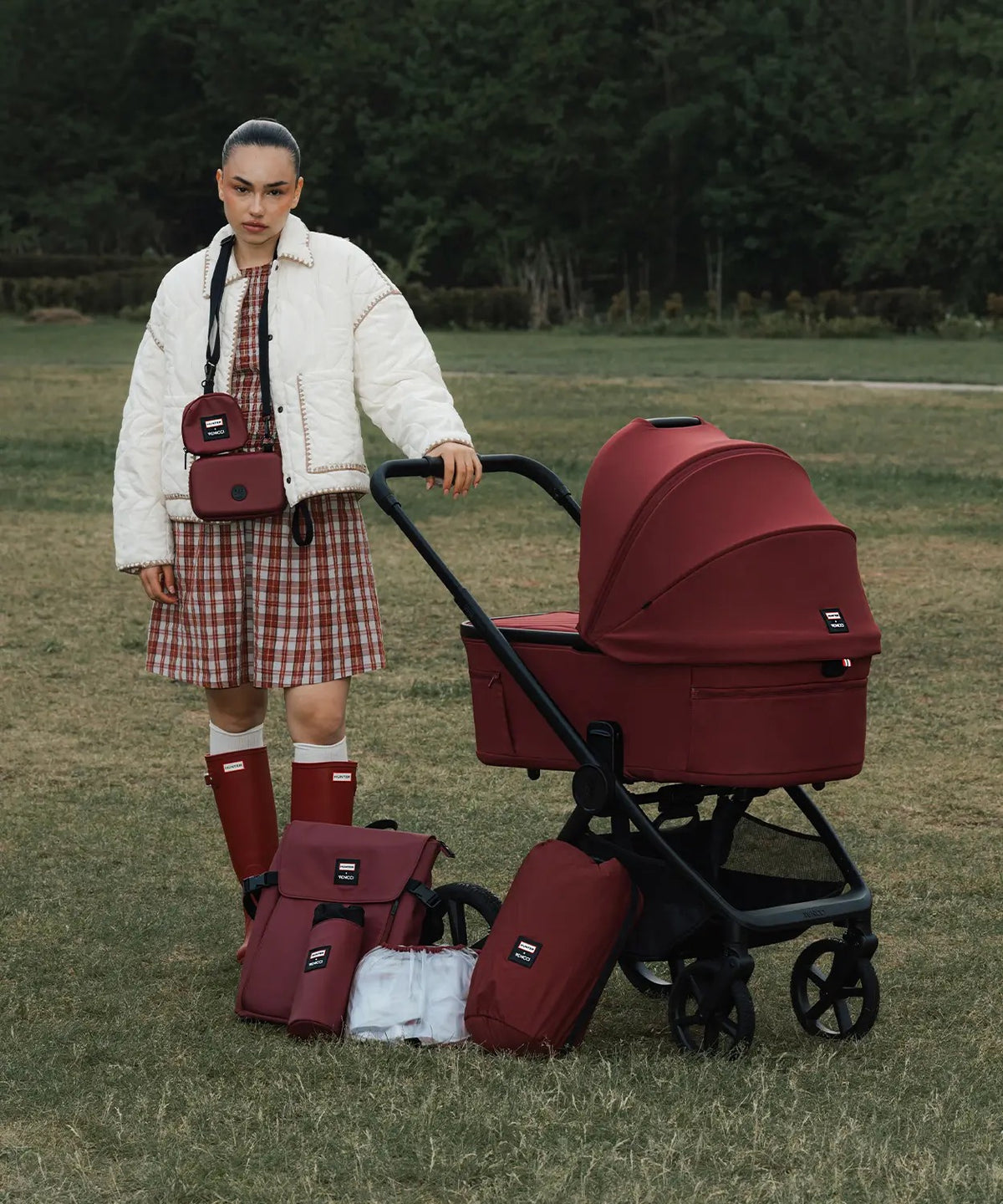 Hunter x Venicci Upline 3 Red Pram