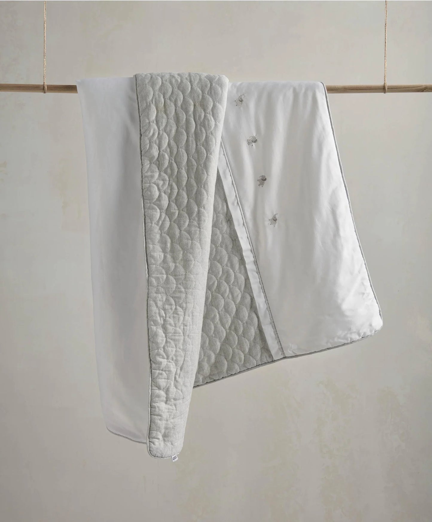 Mamas & Papas Welcome To The World Quilt 2.5 Tog- Grey